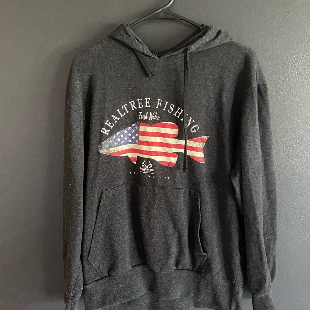 Realtree Black Sweatshirt Hoodie with American Flag Fish Design
